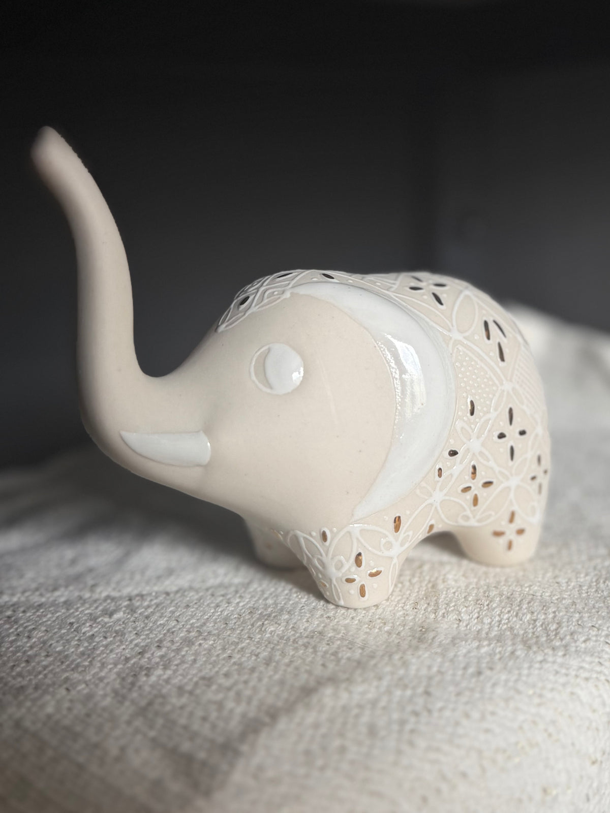 Servin Elephant Ring Holder